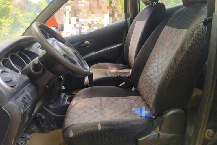 Used Nissan Livina 2010 Jingyue Edition 1.6L Manual All-Around Model Left Front Seat