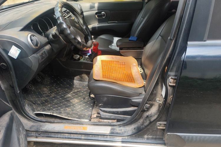 Used Nissan Livina 2010 Jingrui Edition 1.6L Manual Standard Model Left Front Seat