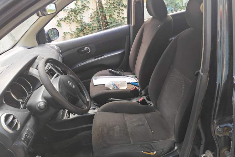 Used Nissan Livina 2010 Jingyue Edition 1.6L Automatic All-in-One Model Left Front Seat