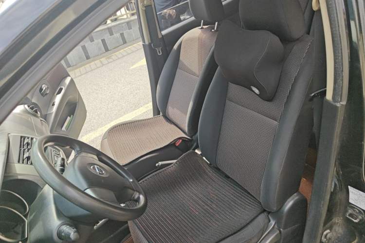 Used Nissan Livina 2010 JINRUI Edition 1.6L Automatic Standard Model Left Front Seat