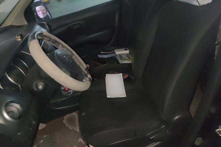 Used Nissan Livina 2010 Jingyue Edition 1.6L Manual All-Around Model Left Front Seat