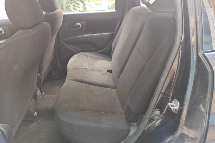 Used Nissan Livina 2010 Jingyue Edition 1.6L Automatic All-in-One Model Left Rear Seat