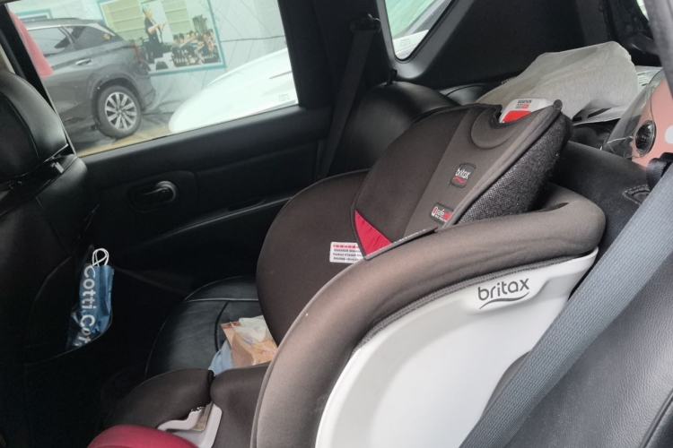 Used Nissan Livina 2010 JINRUI Edition 1.6L Automatic Standard Model Left Rear Seat