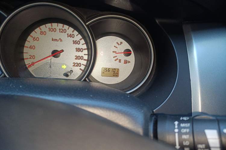 Used Nissan Livina 2010 Jingyue Edition 1.6L Manual All-Around Model Odometer Close Up