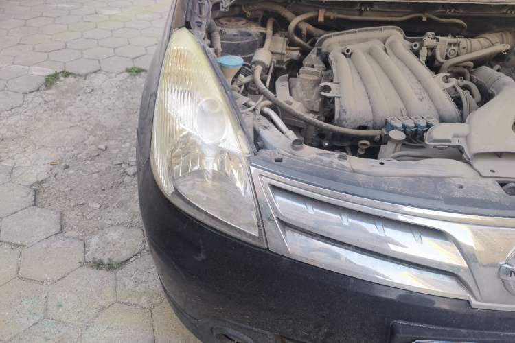 Used Nissan Livina 2010 Jingyue Edition 1.6L Automatic All-in-One Model Right Front Headlight