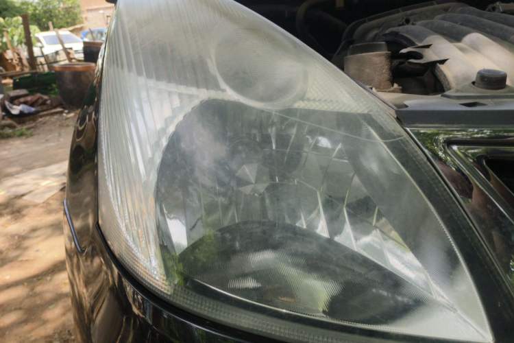 Used Nissan Livina 2010 Jingyue Edition 1.6L Manual All-Around Model Right Front Headlight