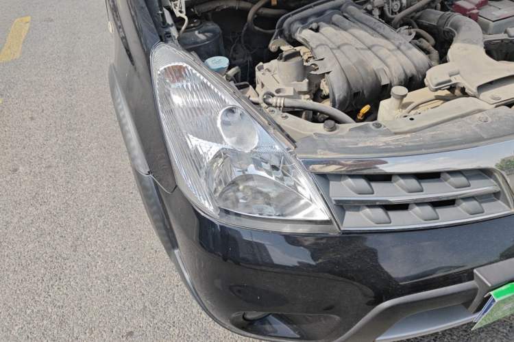 Used Nissan Livina 2010 JINRUI Edition 1.6L Automatic Standard Model Right Front Headlight