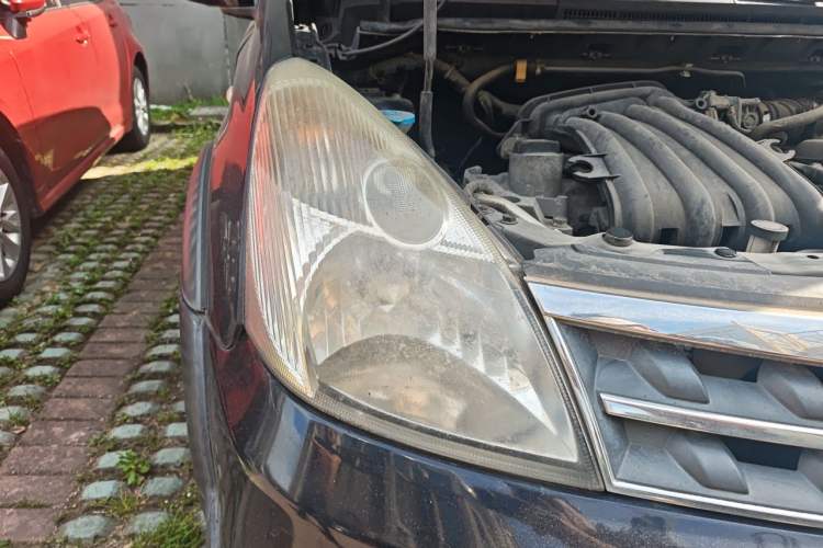 Used Nissan Livina 2010 Jingrui Edition 1.6L Manual Standard Model Right Front Headlight