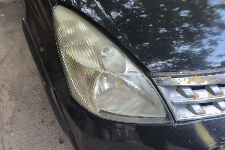 Used Nissan Livina 2010 Jingrui Edition 1.6L Automatic Smart Model Right Front Headlight