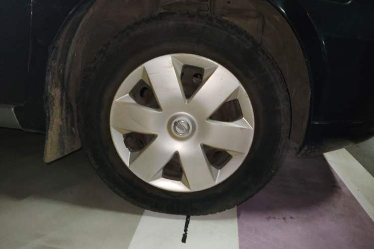 Used Nissan Livina 2010 Jingyue Edition 1.6L Manual All-Around Model Right Front Wheel Hub