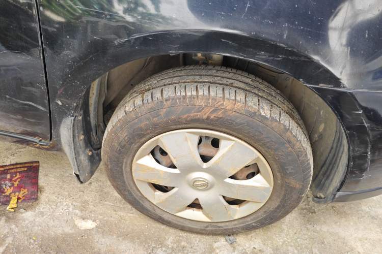 Used Nissan Livina 2010 Jingyue Edition 1.6L Automatic All-in-One Model Right Front Wheel Hub