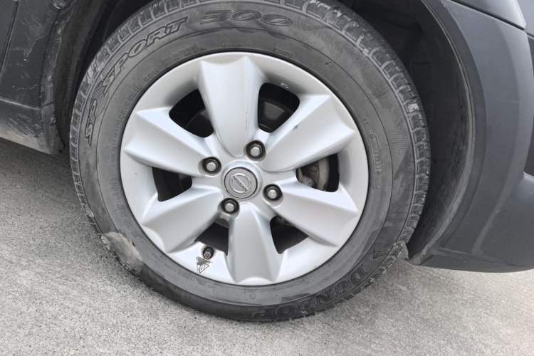 Used Nissan Livina 2010 Jingrui Edition 1.6L Automatic Smart Model Right Front Wheel Hub