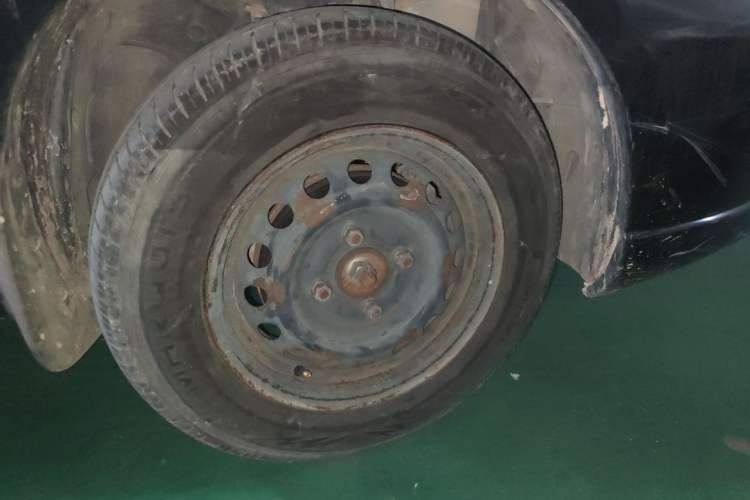 Used Nissan Livina 2010 Jingyue Edition 1.6L Manual All-Around Model Right Front Wheel Hub