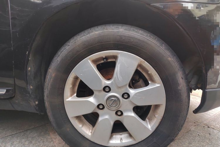 Used Nissan Livina 2010 Jingyi Edition 1.8L Manual Standard Model Right Front Wheel Hub