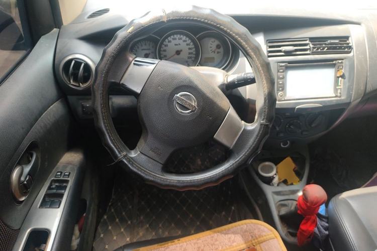 Used Nissan Livina 2010 Jingrui Edition 1.6L Manual Standard Model Steering Wheel