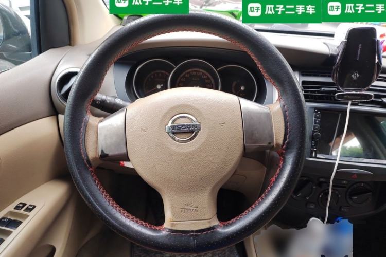 Used Nissan Livina 2010 Jingyi Edition 1.8L Manual Standard Model Steering Wheel