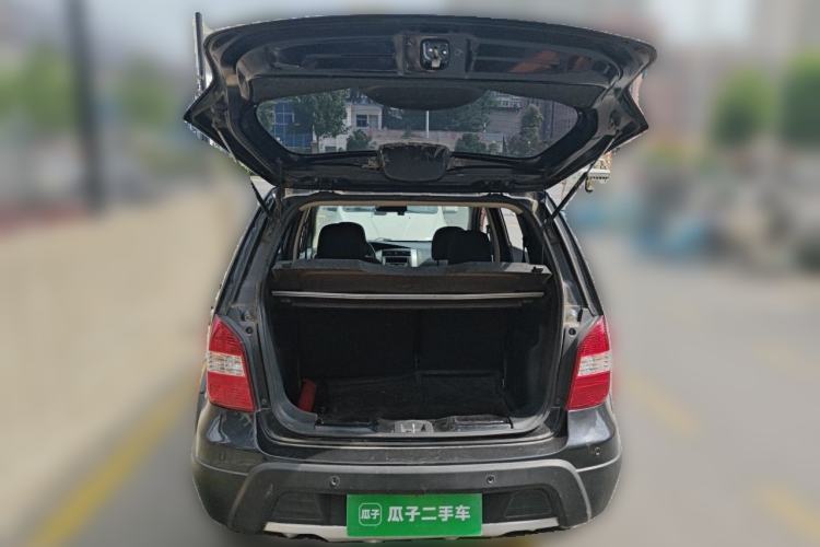 Used Nissan Livina 2010 JINRUI Edition 1.6L Automatic Standard Model Trunk