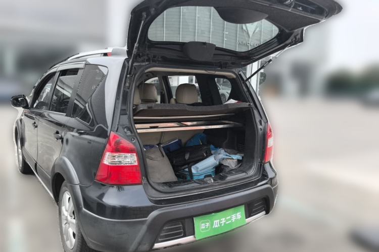 Used Nissan Livina 2010 Jingrui Edition 1.6L Automatic Smart Model Trunk