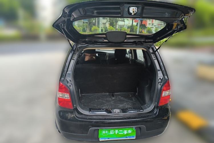 Used Nissan Livina 2010 Jingyue Edition 1.6L Manual All-Around Model Trunk