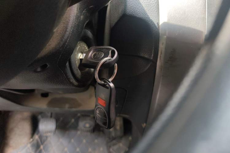 Used Nissan Livina 2010 Jingrui Edition 1.6L Manual Standard Model Vehicle Key