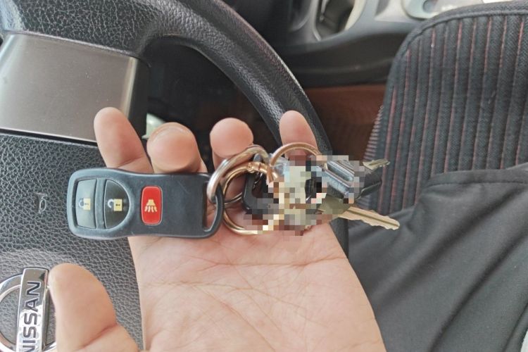 Used Nissan Livina 2010 JINRUI Edition 1.6L Automatic Standard Model Vehicle Key