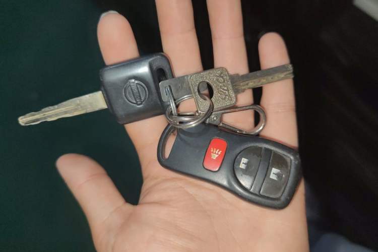 Used Nissan Livina 2010 Jingyue Edition 1.6L Manual All-Around Model Vehicle Key
