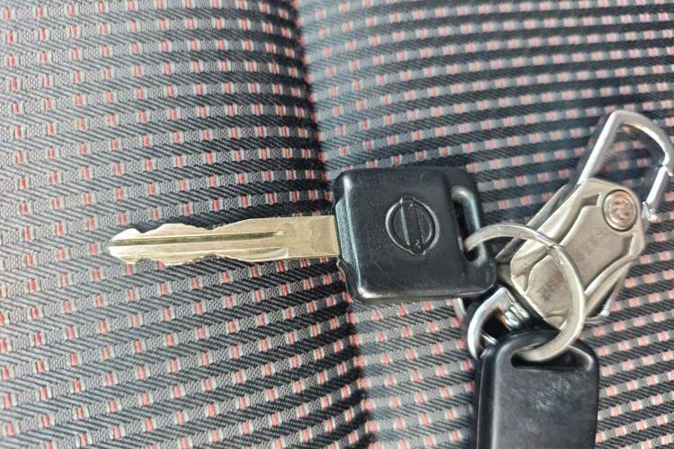 Used Nissan Livina 2010 Jingrui Edition 1.6L Manual Standard Model Vehicle Key