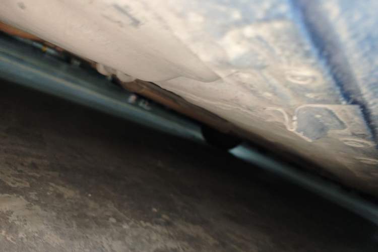 Used Nissan Livina 2010 Jingyi Edition 1.8L Automatic Standard Model Chassis Rear Right