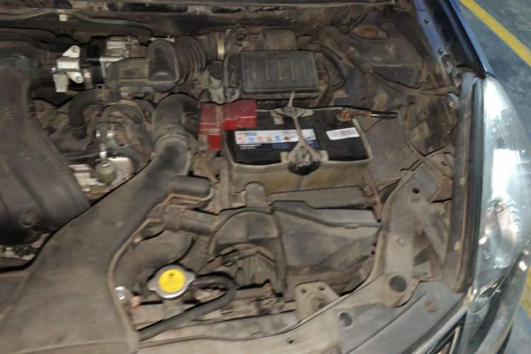 Used Nissan Livina 2010 Jingyi Edition 1.8L Automatic Standard Model Engine Bay Left