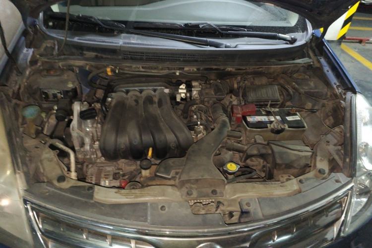 Used Nissan Livina 2010 Jingyi Edition 1.8L Automatic Standard Model Engine Bay