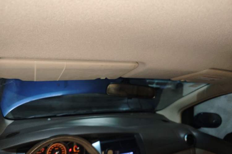 Used Nissan Livina 2010 Jingyi Edition 1.8L Automatic Standard Model Headliner