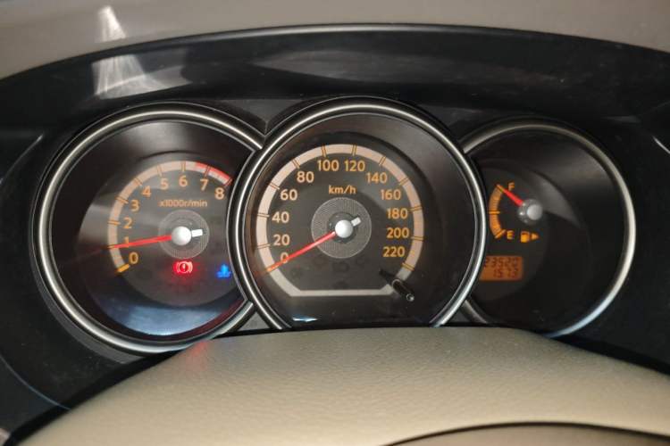 Used Nissan Livina 2010 Jingyi Edition 1.8L Automatic Standard Model Instrument Cluster