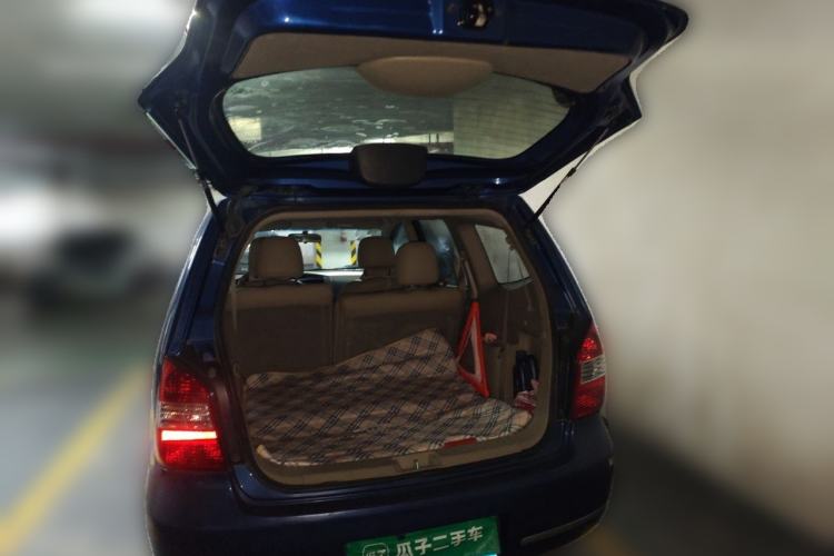 Used Nissan Livina 2010 Jingyi Edition 1.8L Automatic Standard Model Trunk