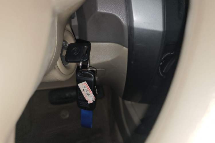 Used Nissan Livina 2010 Jingyi Edition 1.8L Automatic Standard Model Vehicle Key