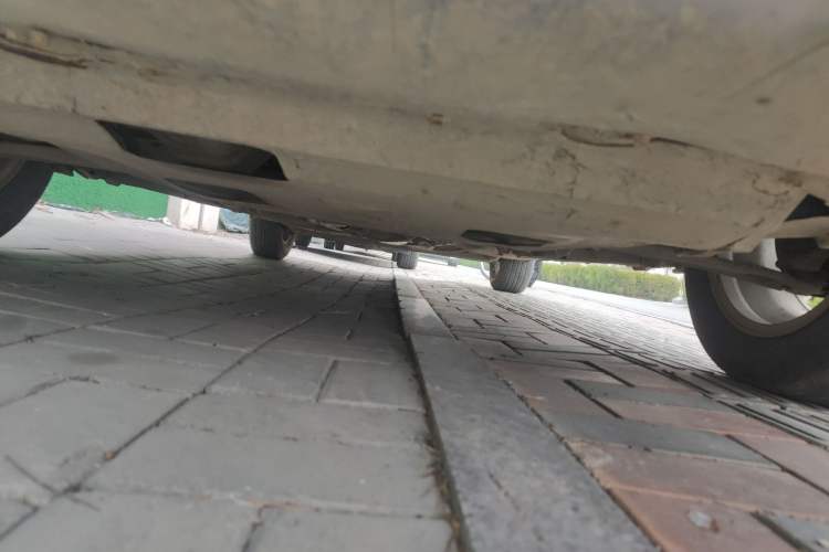 Used Nissan Livina 2010 Jingrui Edition 1.6L Manual Standard Model Chassis Front