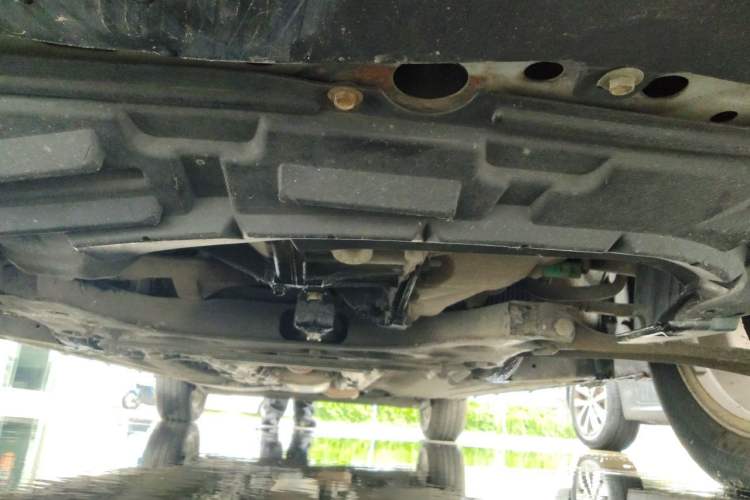 Used Nissan Livina 2010 Jingrui Edition 1.6L Manual Standard Model Chassis Front