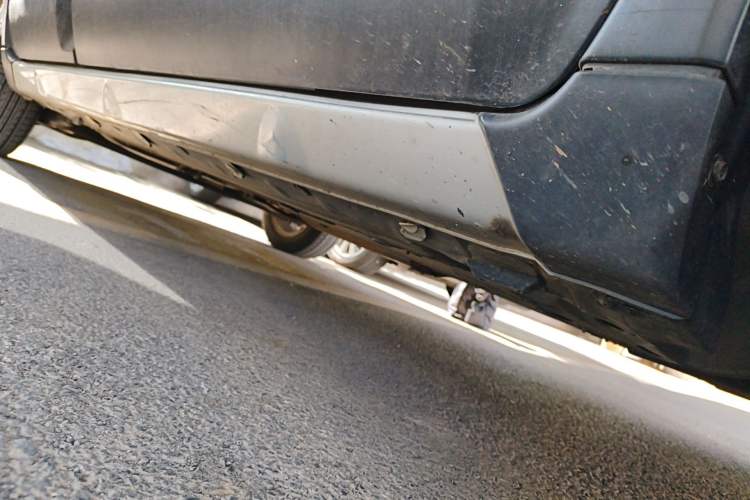 Used Nissan Livina 2010 JINRUI Edition 1.6L Automatic Standard Model Chassis Front Right