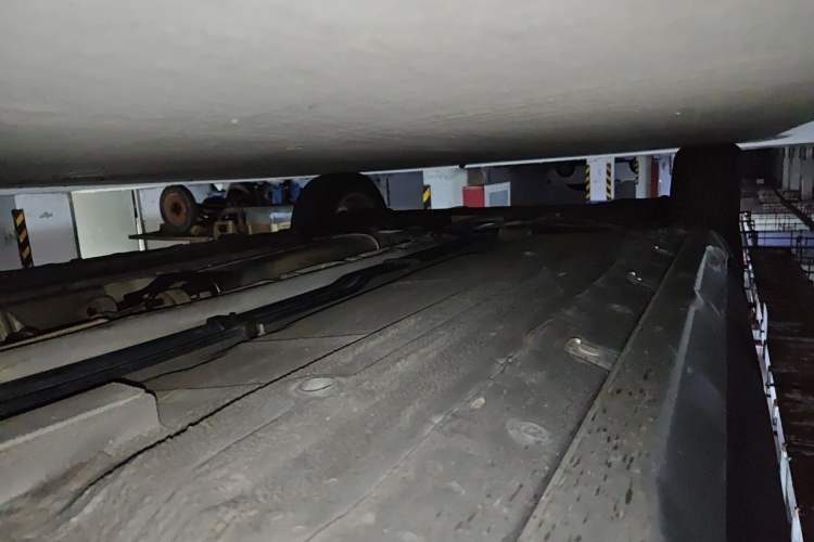 Used Nissan Livina 2010 Jingrui Edition 1.6L Manual Standard Model Chassis Front Right