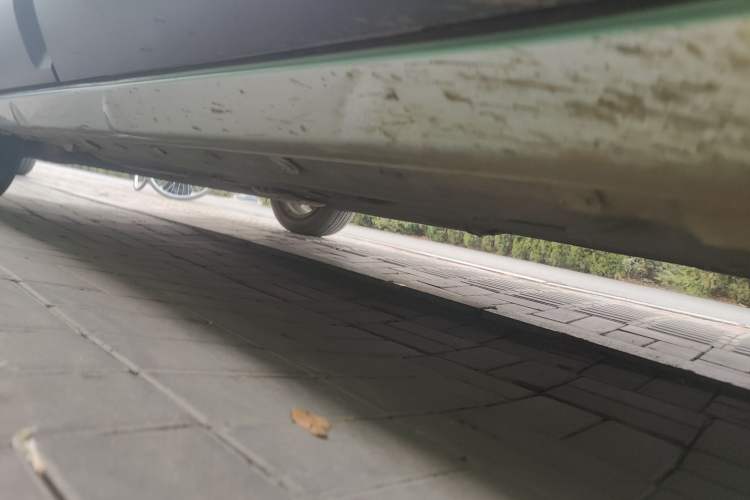 Used Nissan Livina 2010 Jingrui Edition 1.6L Manual Standard Model Chassis Front Right