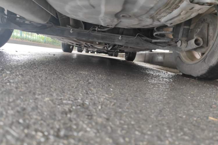 Used Nissan Livina 2010 JINRUI Edition 1.6L Automatic Standard Model Chassis Rear