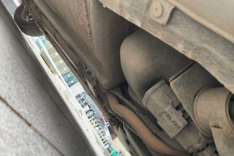 Used Nissan Livina 2010 Jingyue Edition 1.6L Manual All-Around Model Chassis Rear Left