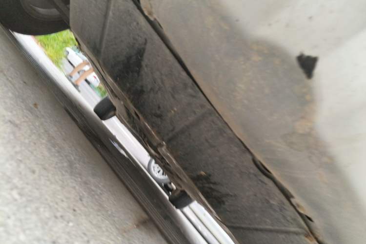 Used Nissan Livina 2010 Jingyue Edition 1.6L Manual All-Around Model Chassis Rear
