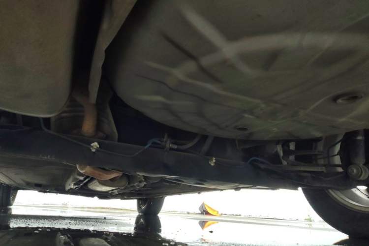 Used Nissan Livina 2010 Jingrui Edition 1.6L Manual Standard Model Chassis Rear