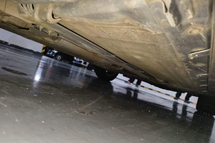 Used Nissan Livina 2010 Jingyue Edition 1.6L Automatic All-in-One Model Chassis Rear Right