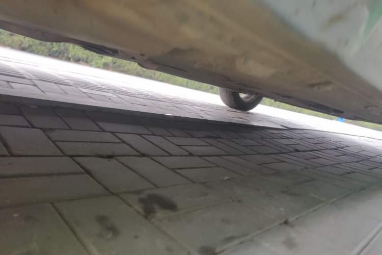 Used Nissan Livina 2010 Jingrui Edition 1.6L Manual Standard Model Chassis Rear Right
