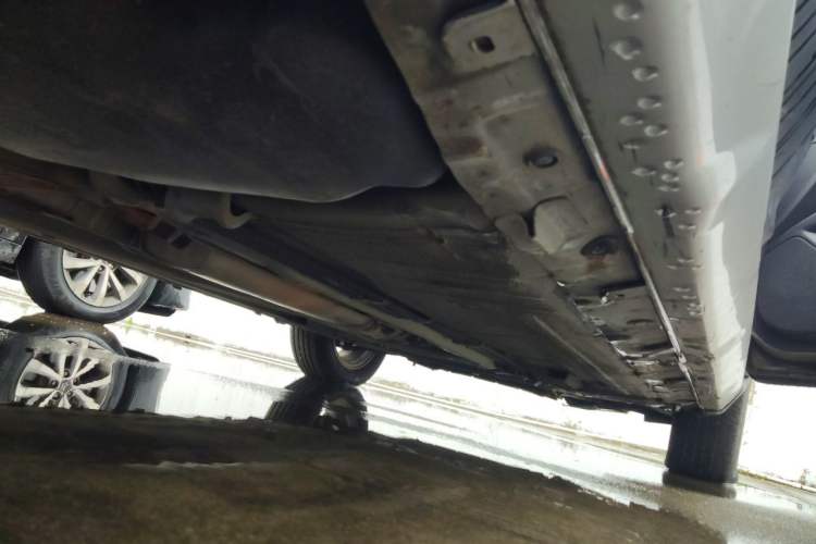 Used Nissan Livina 2010 Jingrui Edition 1.6L Manual Standard Model Chassis Rear Right