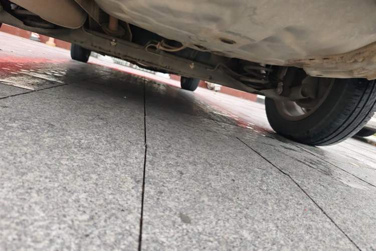 Used Nissan Livina 2010 Jingyi Edition 1.8L Automatic Standard Model Chassis Rear