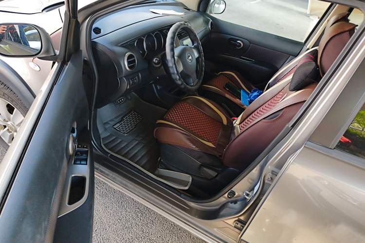 Used Nissan Livina 2010 JINRUI Edition 1.6L Automatic Standard Model Driver Seat