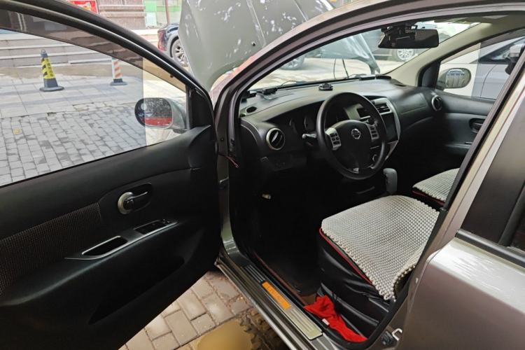 Used Nissan Livina 2010 JINRUI Edition 1.6L Automatic Standard Model Driver Seat