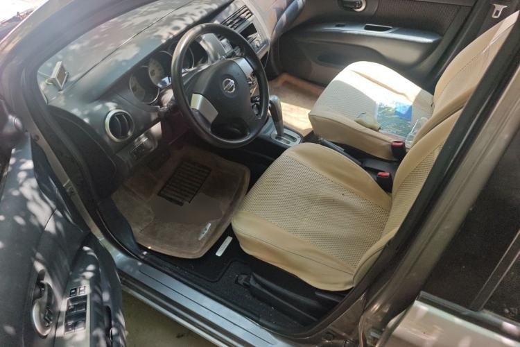Used Nissan Livina 2010 Jingrui Edition 1.6L Automatic Smart Model Driver Seat